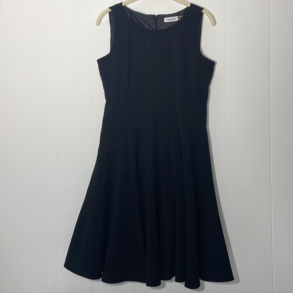 Calvin Klein Black Dress 6P Princess Seam Fit & Flare Sleeveless - Picture 1 of 15